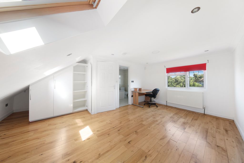 Property photo 1 of 5