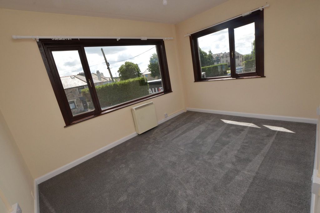 Property photo 2 of 11 Picture No. 36