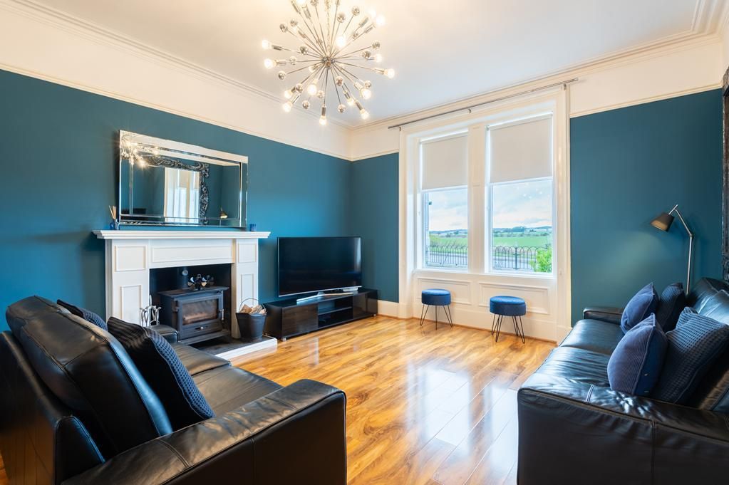 Property photo 2 of 39 Cup1513Jmp Living Room.Jpg