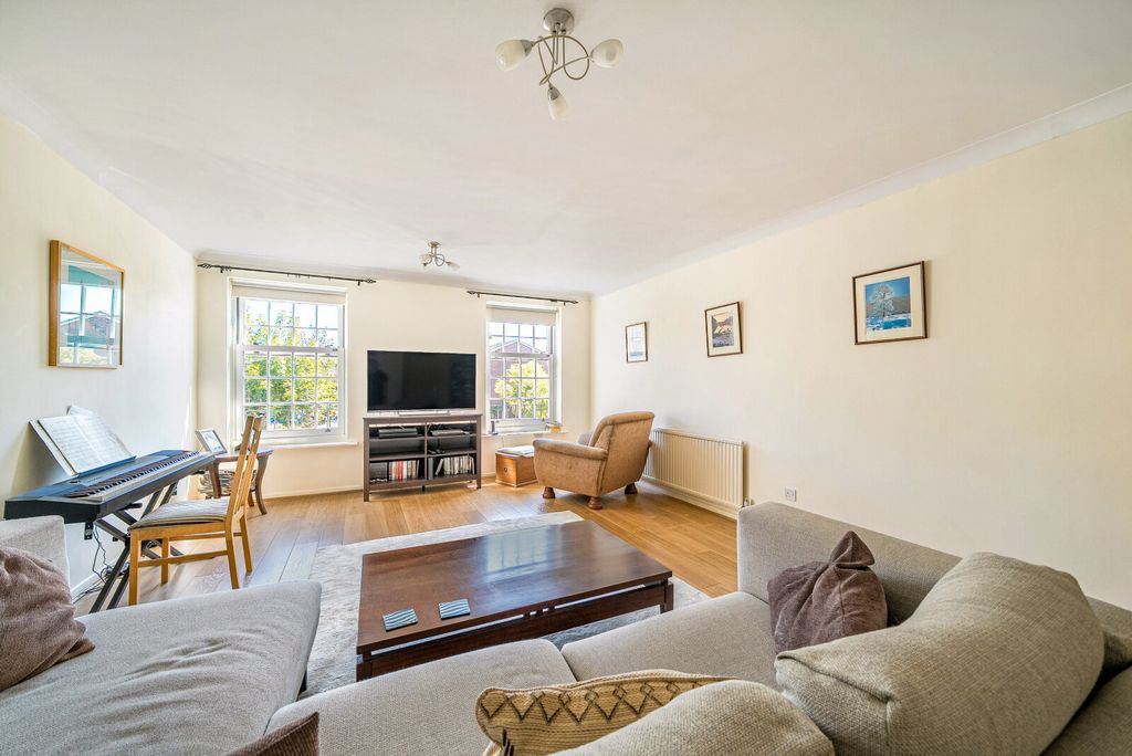 Property photo 3 of 10 Sitting Room