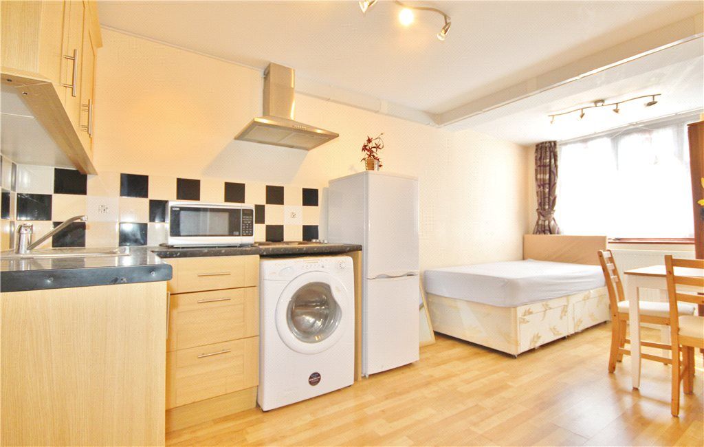 Property photo 1 of 6 Kitchen