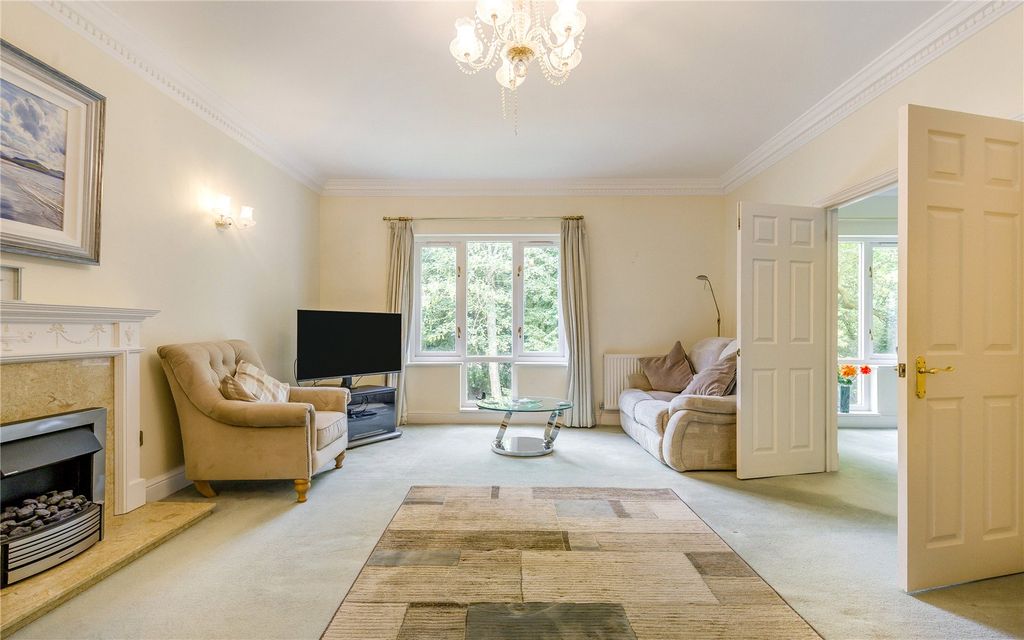 Property photo 2 of 15 Sitting Room