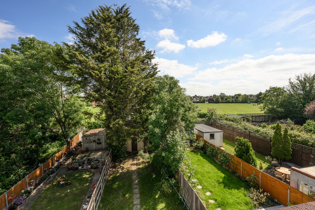 Property photo 2 of 12 Picture No. 10