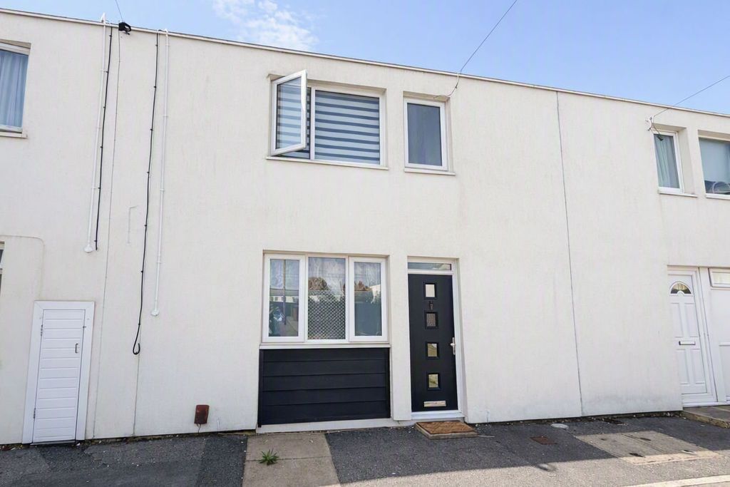 Property photo 1 of 16 Front