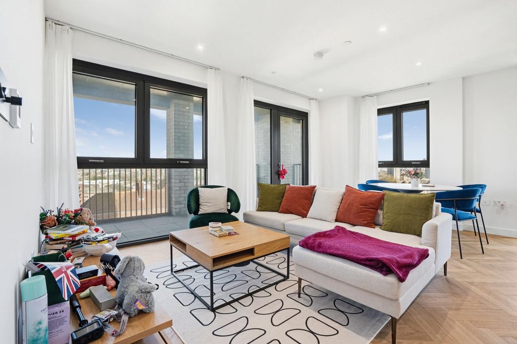 Property photo 1 of 8