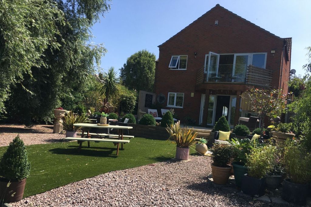 Property photo 1 of 39