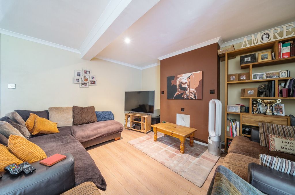 Property photo 3 of 16 1361933-13-68F8B9...