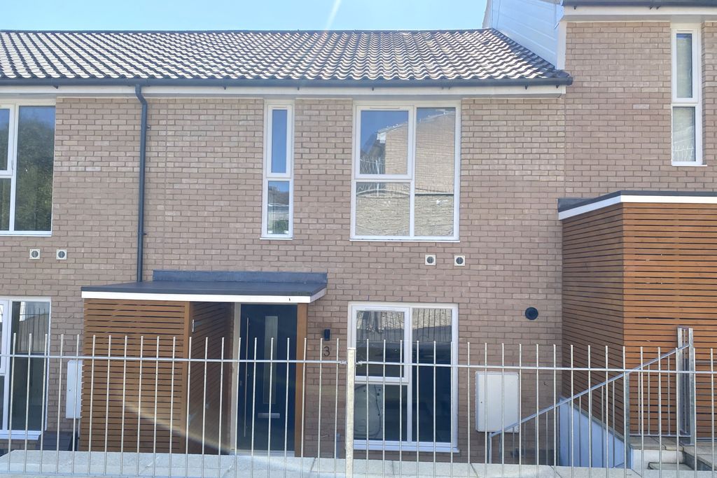 Property photo 2 of 21 Units 1 2 3 4 5 &amp; 6, Barton Close, Weston-Super-Mare, Bs22 8Hf