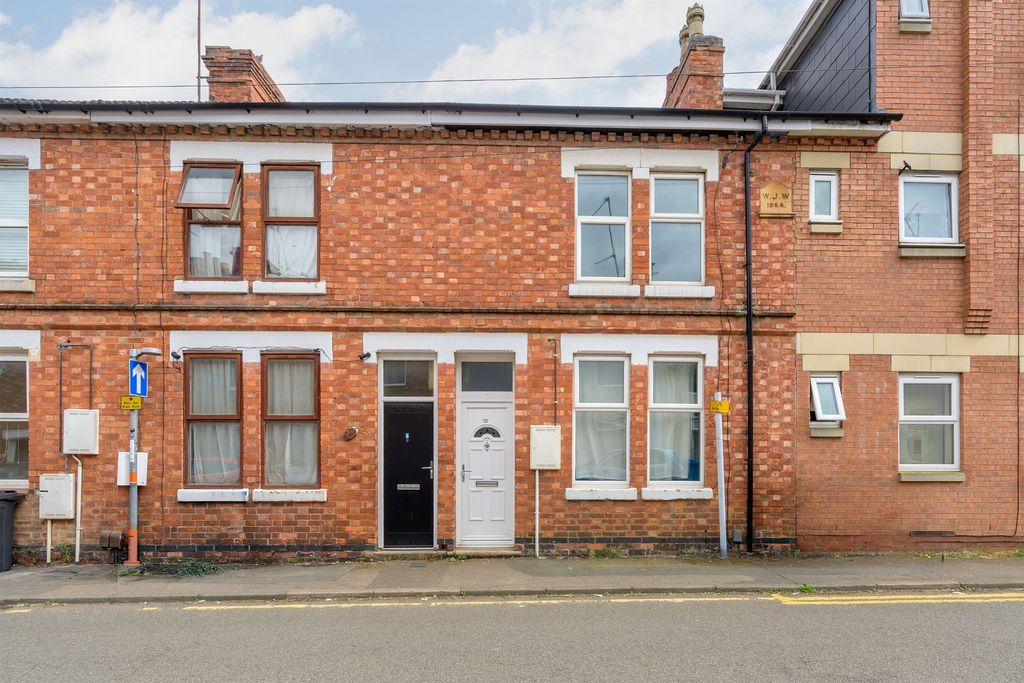 Property photo 1 of 8