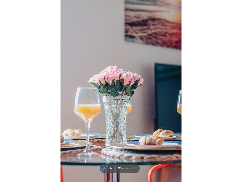 Property photo 3 of 11 Dining