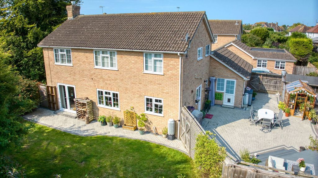 Property photo 2 of 29