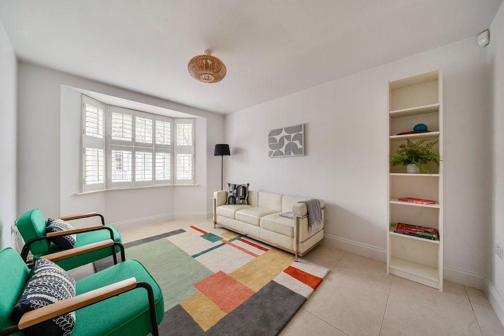 Property photo 3 of 14 Picture No. 32