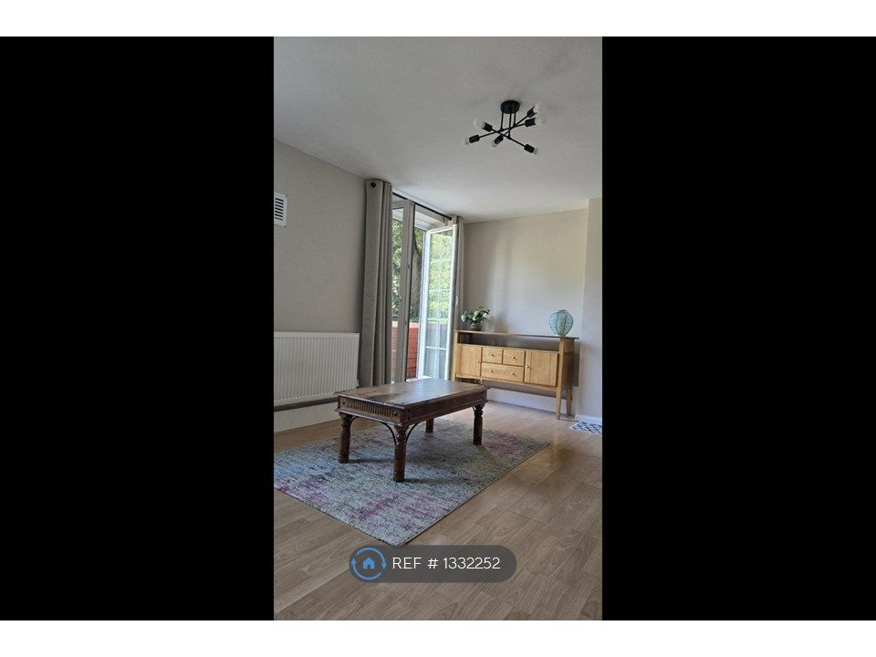 Property photo 2 of 12 Living Room
