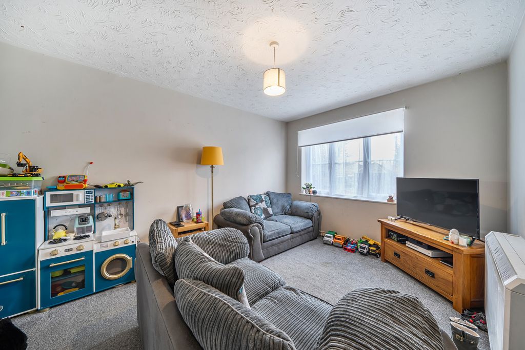 Property photo 3 of 9 1395150-13-696A44...