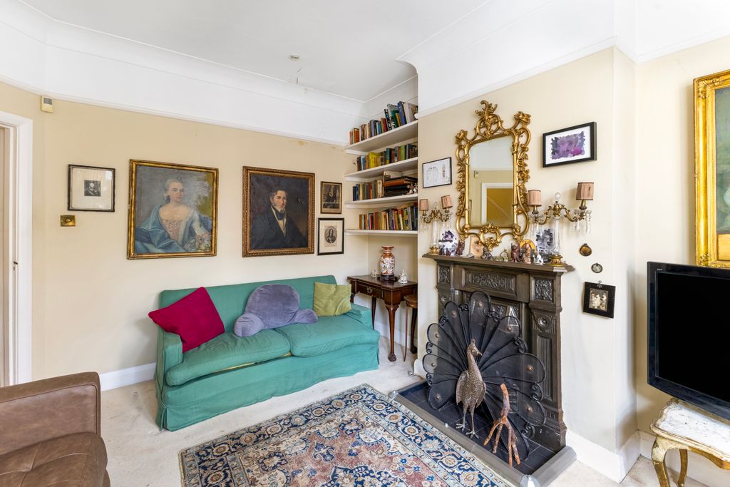 Property photo 3 of 18