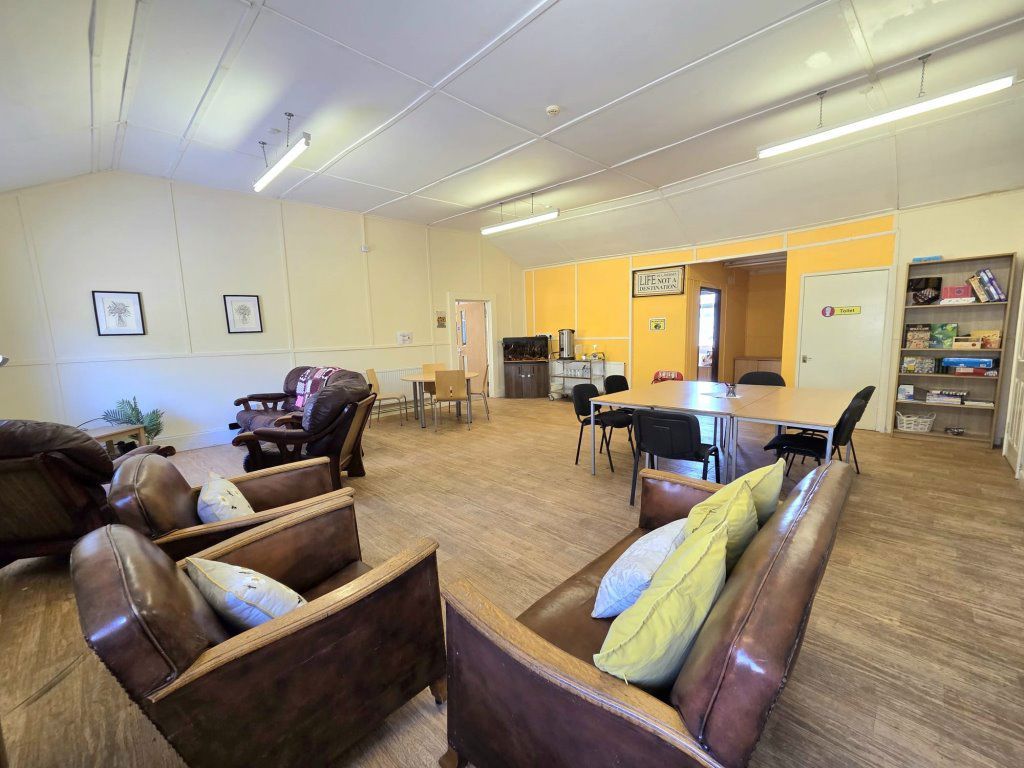 Property photo 2 of 27