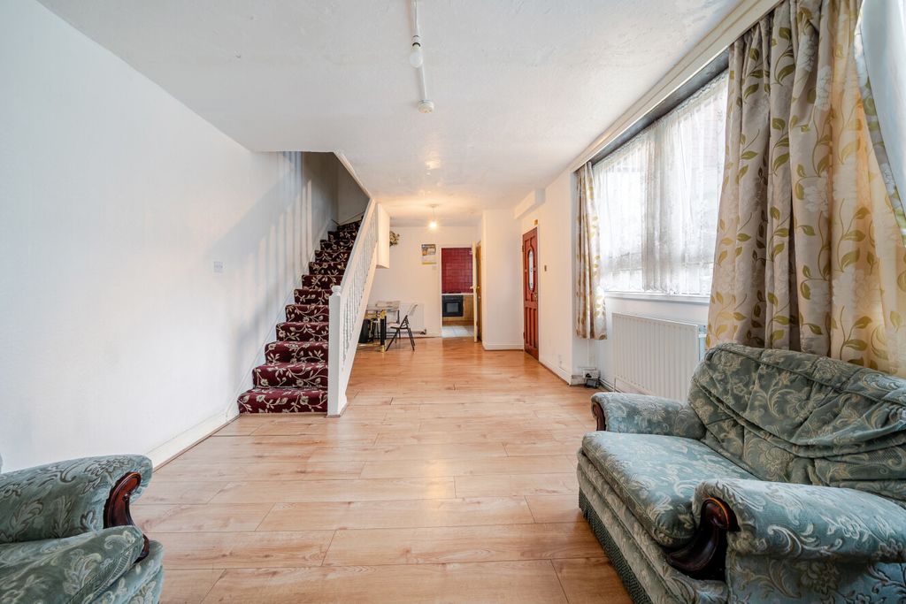 Property photo 1 of 20 1535138-12-6Ace00...
