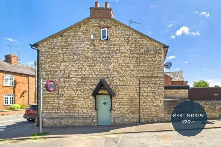 Property photo 2 of 8