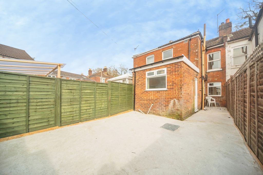 Property photo 3 of 19 Garden