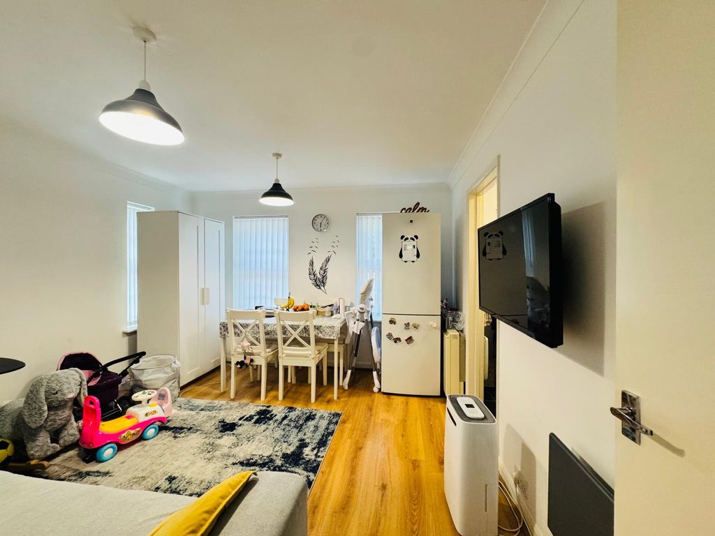 Property photo 3 of 19