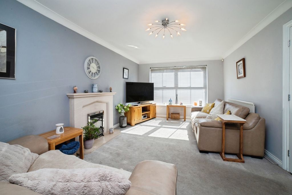 Property photo 3 of 24 Pbox-Img.Jpg