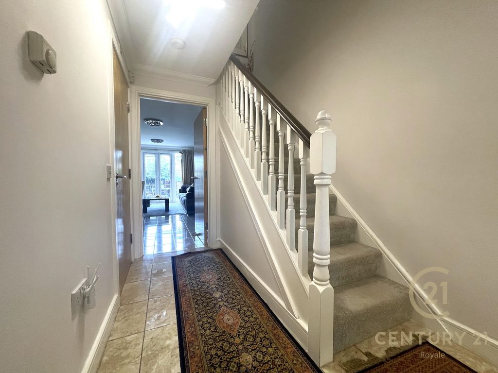 Property photo 3 of 23