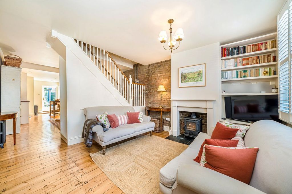 Property photo 3 of 11