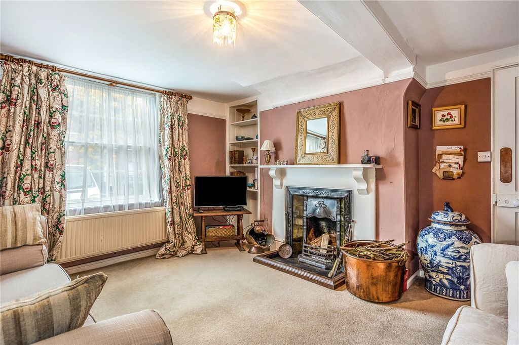 Additional image 4 of 4 bed semi-detached house for saleHigh Street, Hungerford, Berkshire RG17