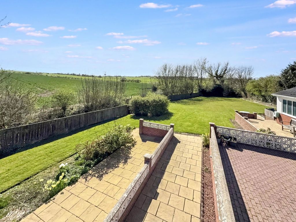 Property photo 2 of 27