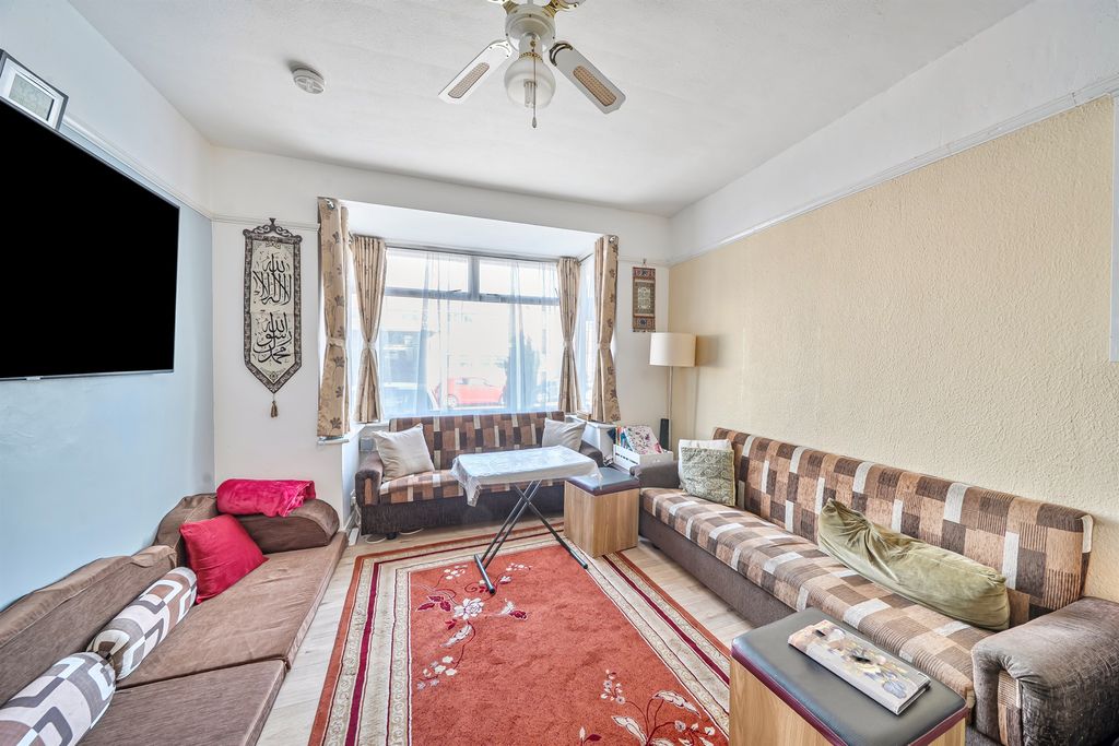 Property photo 3 of 13