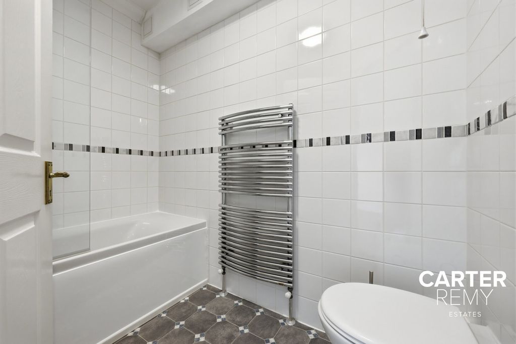 Property photo 3 of 24