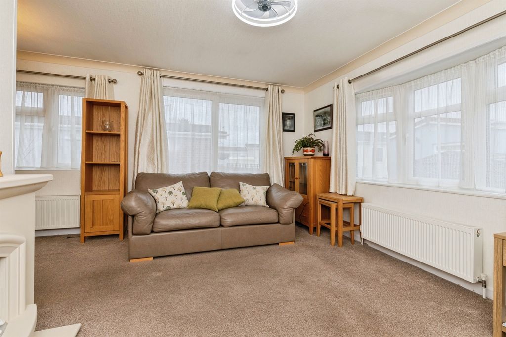 Property photo 3 of 19