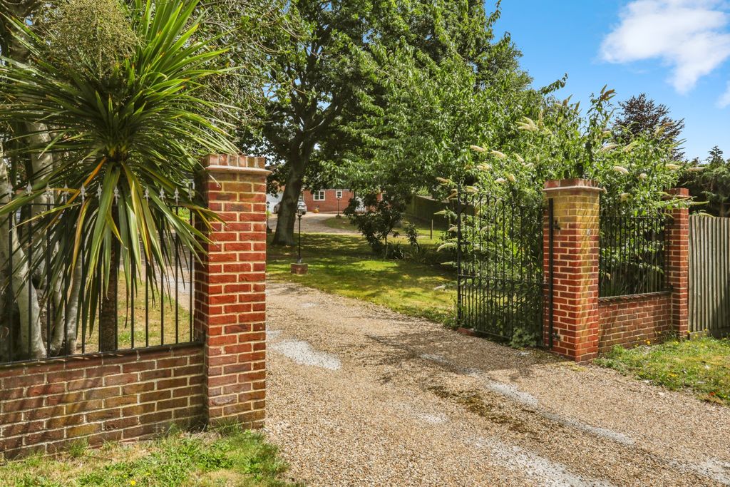 Property photo 2 of 30 9T5A9802
