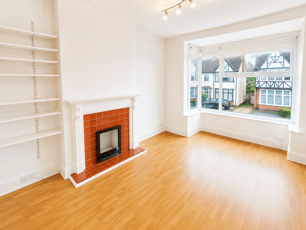 Property photo 1 of 6 2 Bed Flat To Rent Bulstrode Avenue, Hounslow Tw3