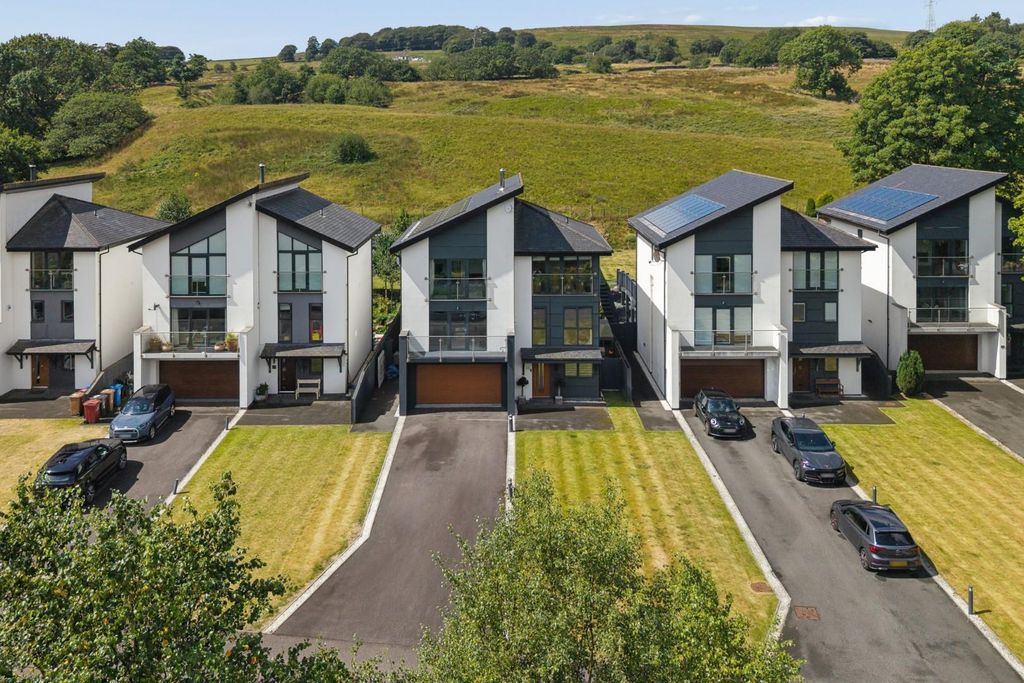 Property photo 3 of 59 Externals-57.Jpg