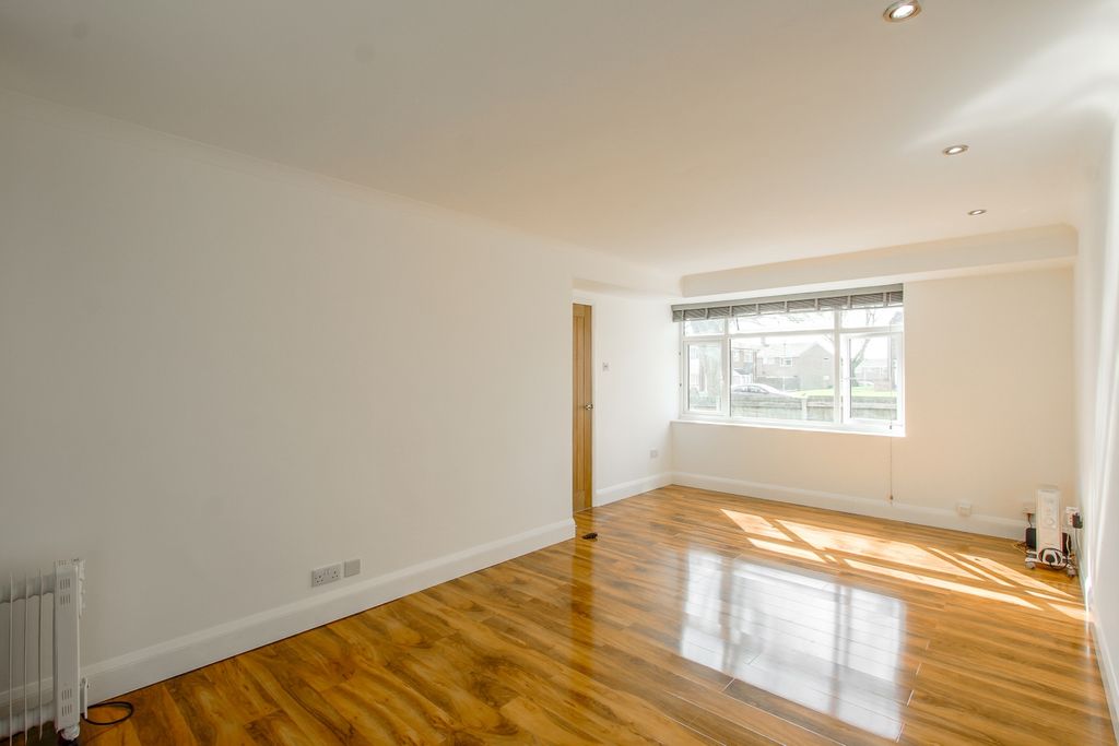 Property photo 2 of 17 Living Room