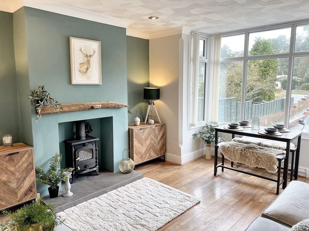 Property photo 2 of 18 Lounge