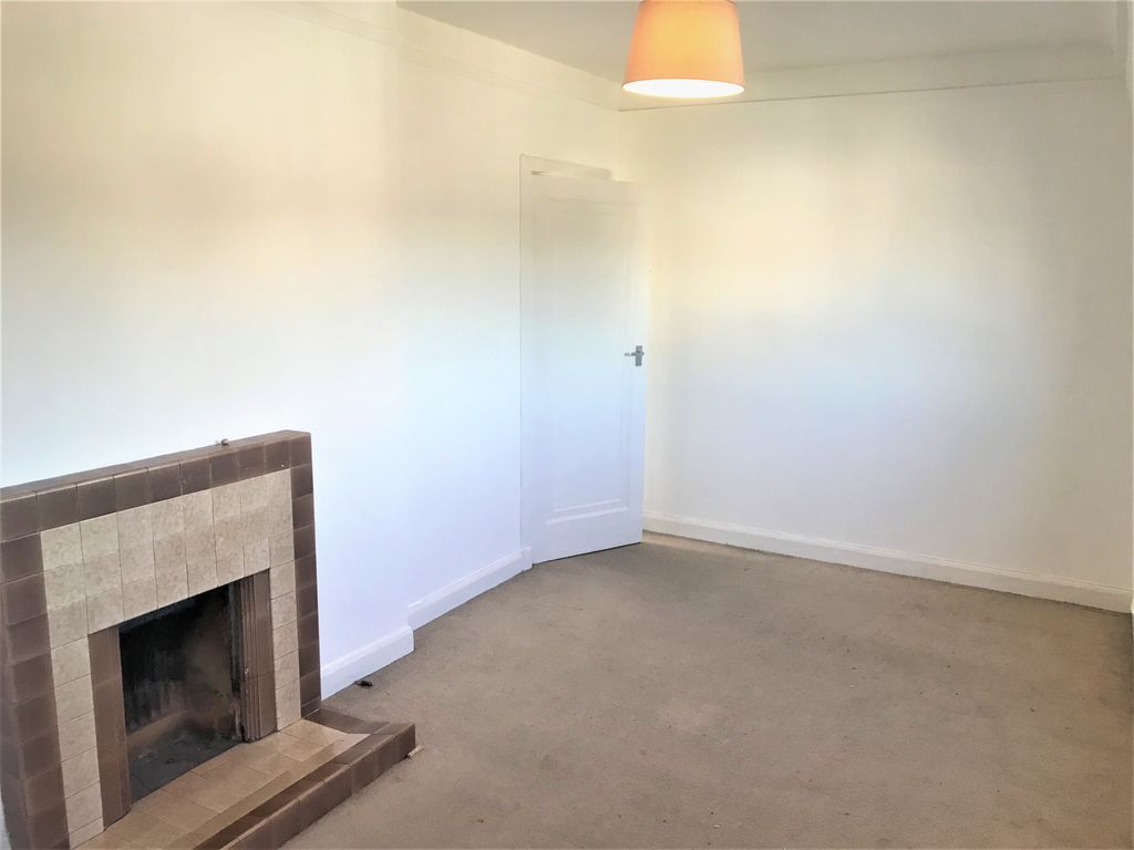 Property photo 2 of 9 Lounge