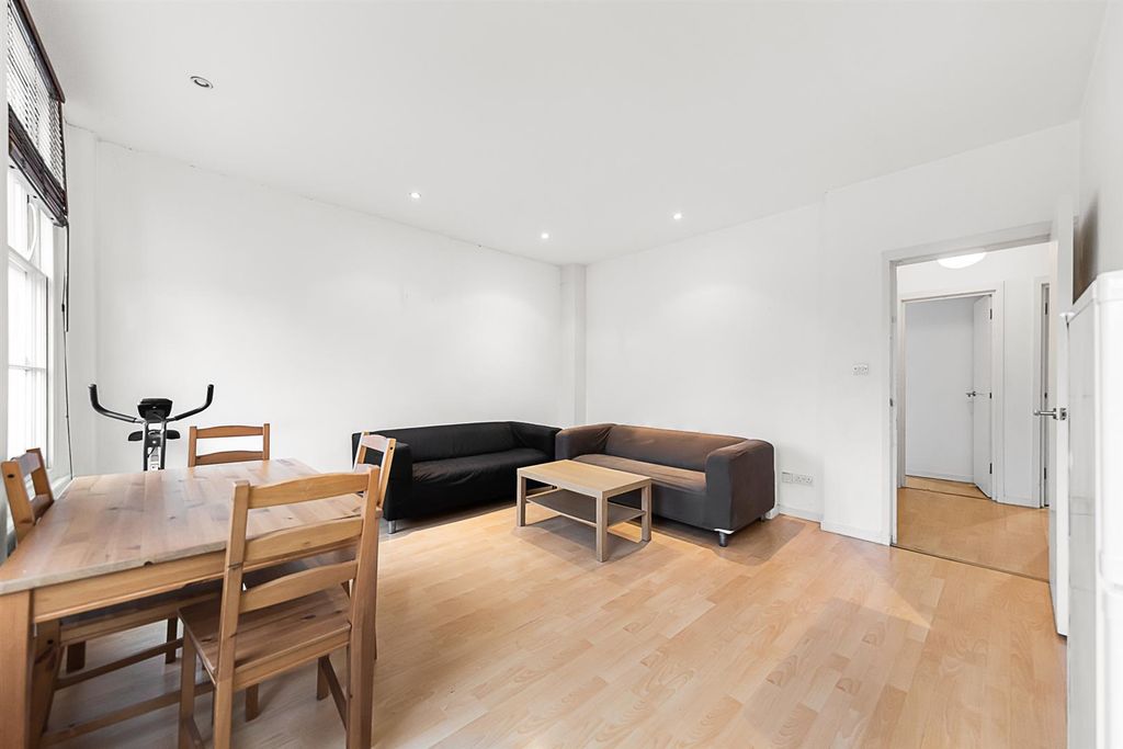 Property photo 2 of 8 13501_00477767.Jpg