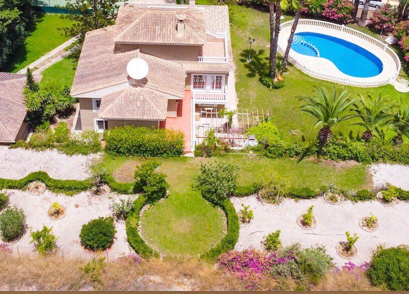 Property photo 1 of 50