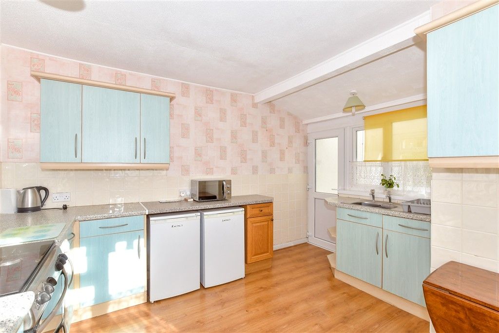 Property photo 2 of 10 Kitchen