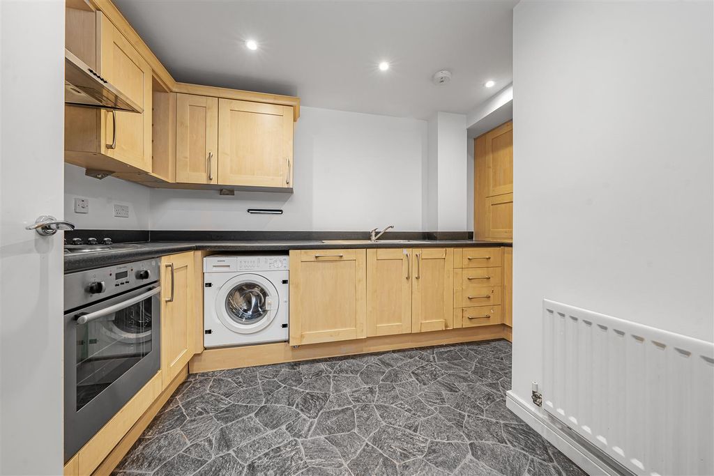 Property photo 3 of 11 Photo Jan 05 2026, 11 04 34 Am.Jpg