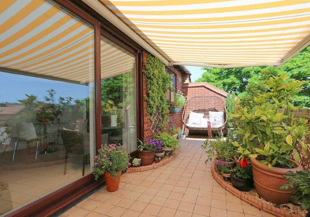 Property photo 2 of 16