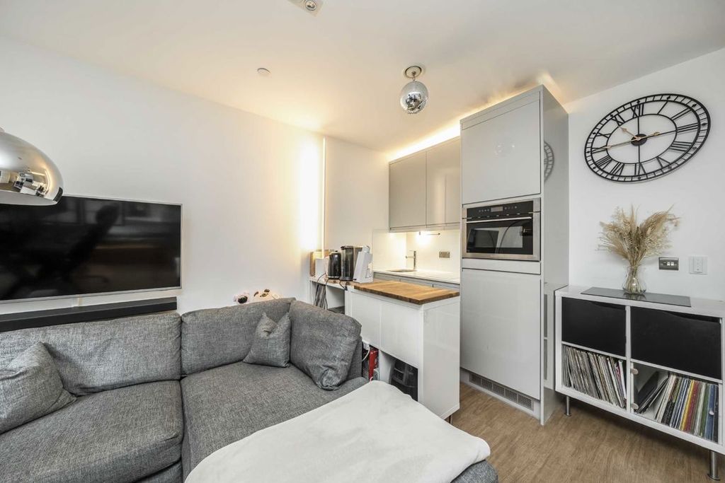 Property photo 2 of 4