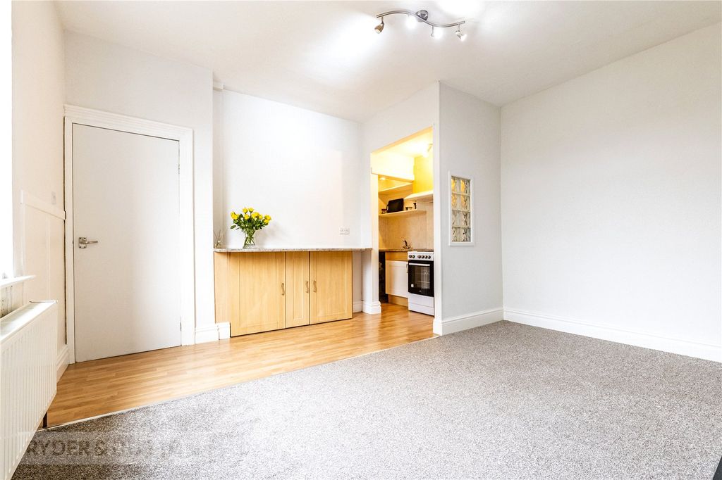 Property photo 3 of 15 Open Plan