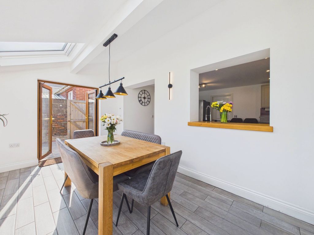 Property photo 3 of 27