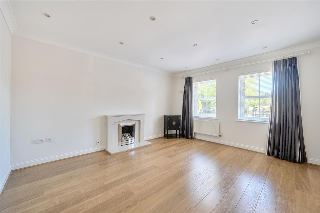 Property photo 2 of 14 1451462-18-69F1E92d4c06c.Jpg