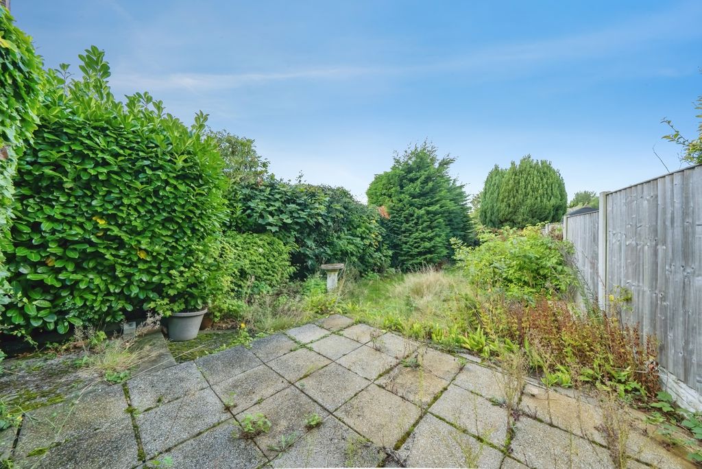 Property photo 3 of 19 Garden
