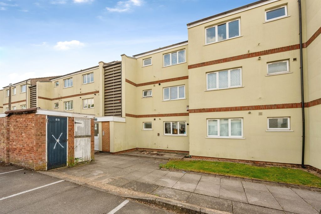 Property photo 1 of 12