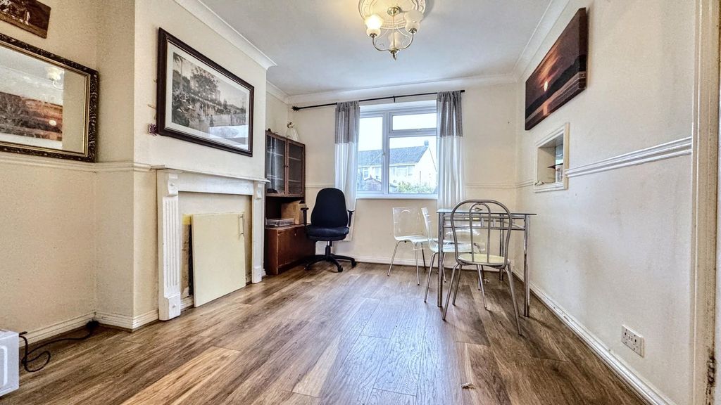 Property photo 1 of 12 K87Zkmwa80Ybzdk_3Stw4A